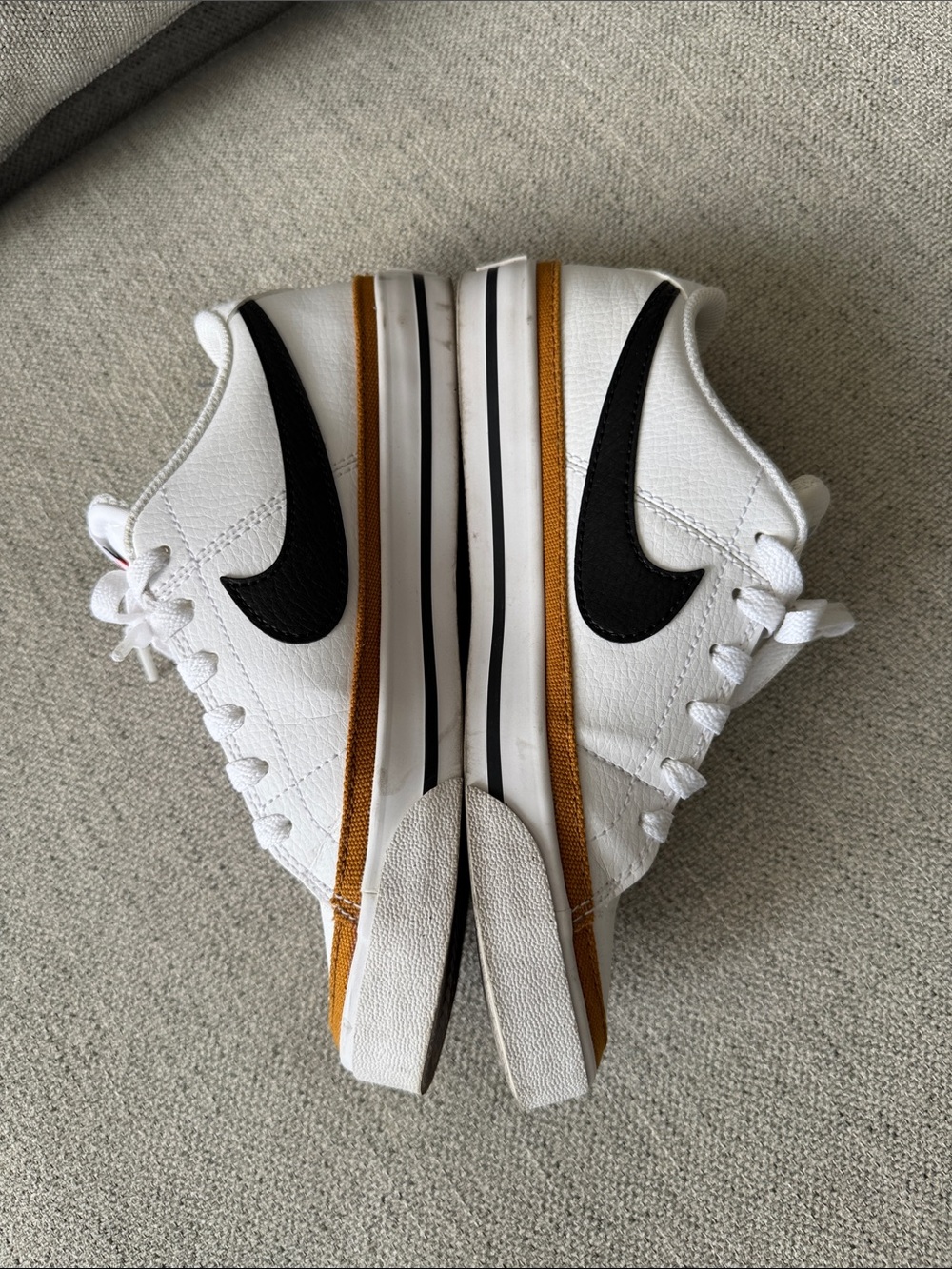 Nike White Low-Top Sneakers - Picture 3 of 5